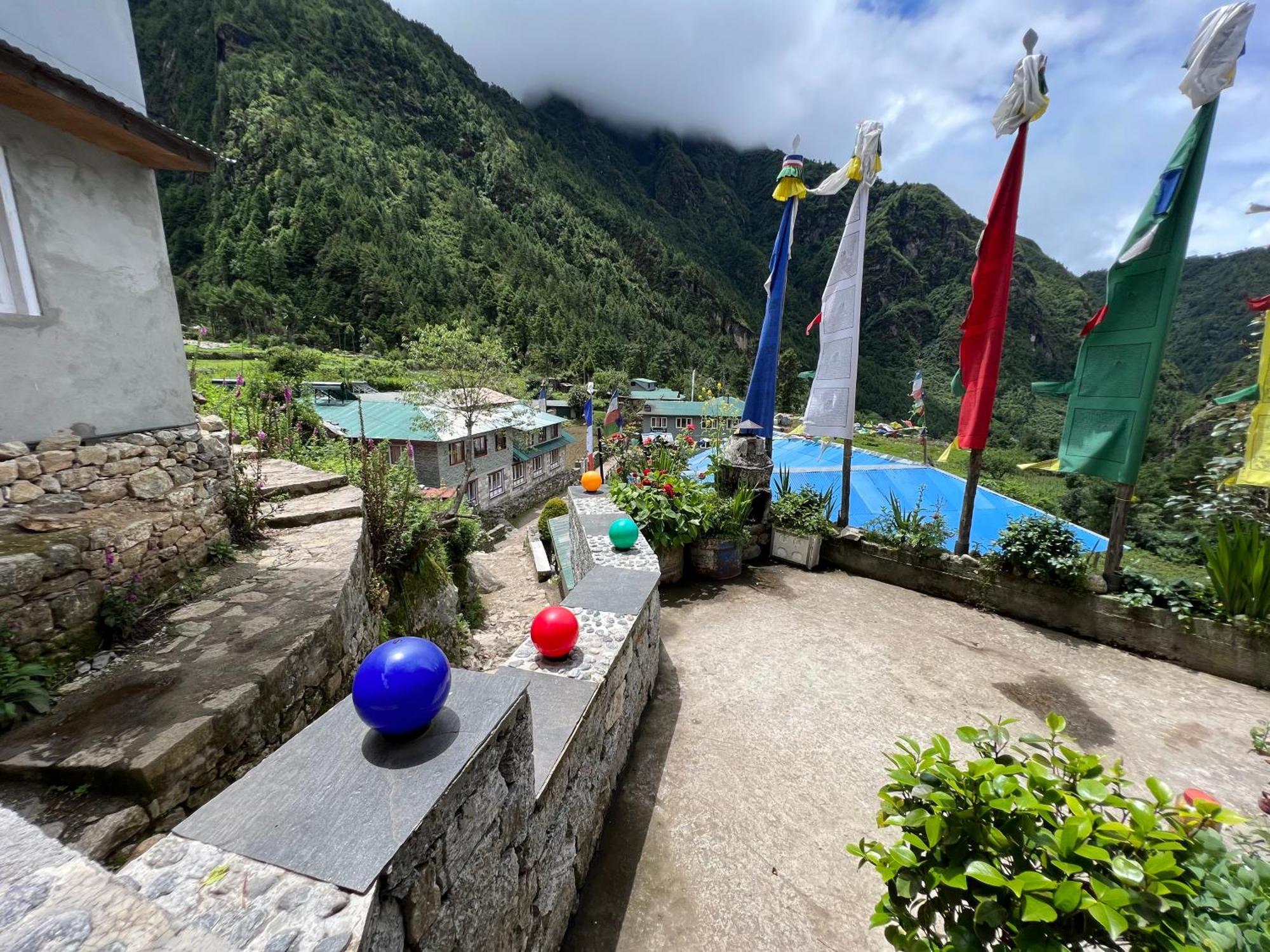 Mount Kailash Lodge And Resturant , Monjo Eksteriør bilde